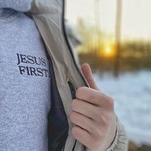 Laden Sie das Bild in den Galerie-Viewer, jesus first EARLY21 Hoodie
